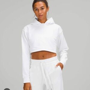 Lululemon All Yours Cropped Hoodie
White size 18